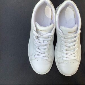 Tory Burch Classic Howell Court Sneakers. EXCELLENT CONDITION
